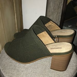 Sonoma open toe heeled slide sandal! Green! New! 8.5!